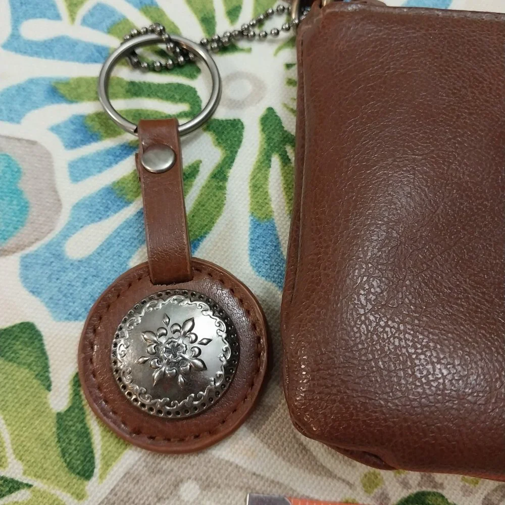 3361 Roselli Leather Pouch with Key Fob. - Picture 2 of 4